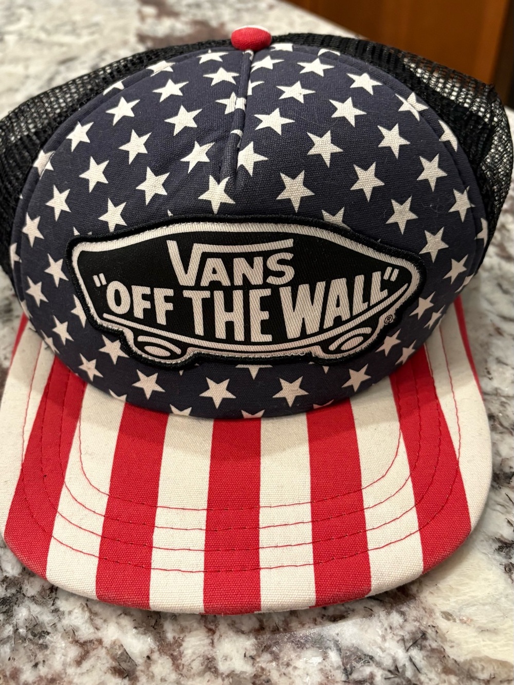 VANS OFF THE WALL, RED WHITE AND BLUE ADJUSTABLE CAP HAT